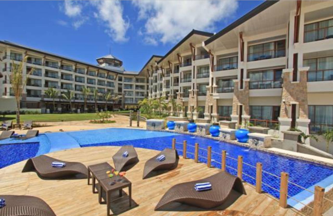 The Bellevue Resort Panglao Exterior foto The pool at the hotel