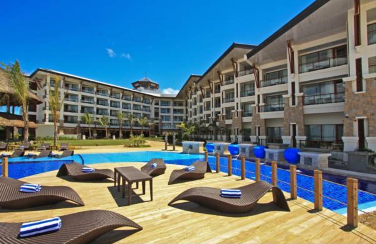 The Bellevue Resort Panglao Exterior foto The swimming pool at the hotel