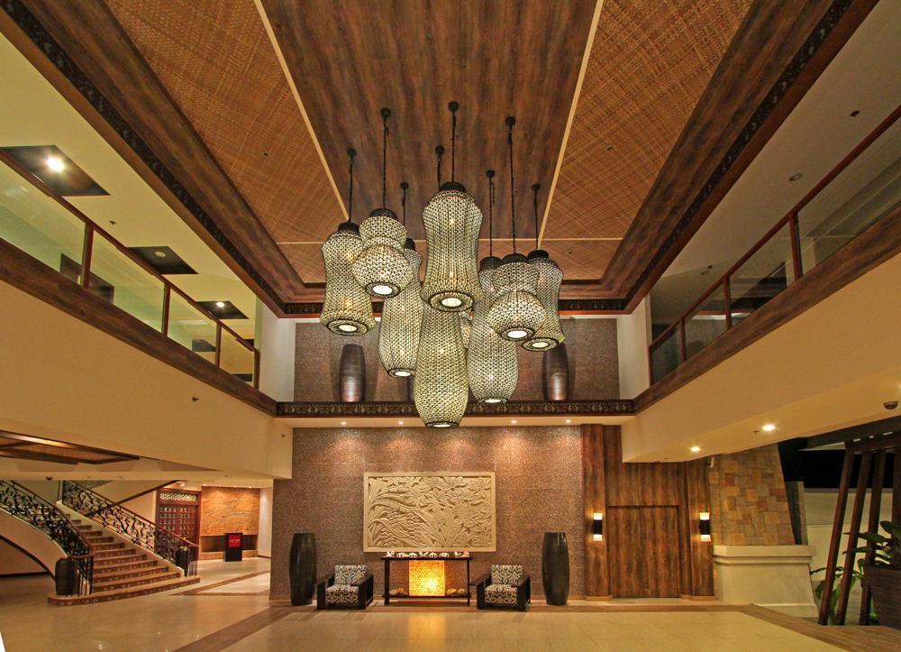 The Bellevue Resort Panglao Exterior foto The lobby of the hotel