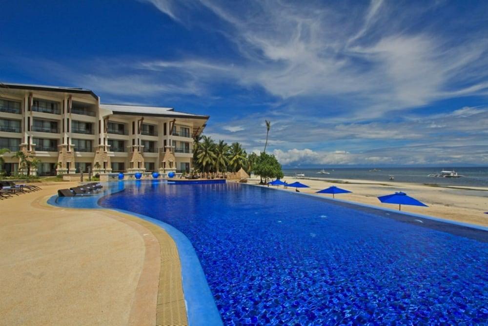The Bellevue Resort Panglao Exterior foto The swimming pool at the Shangri-La Hotel, Mactan Resort