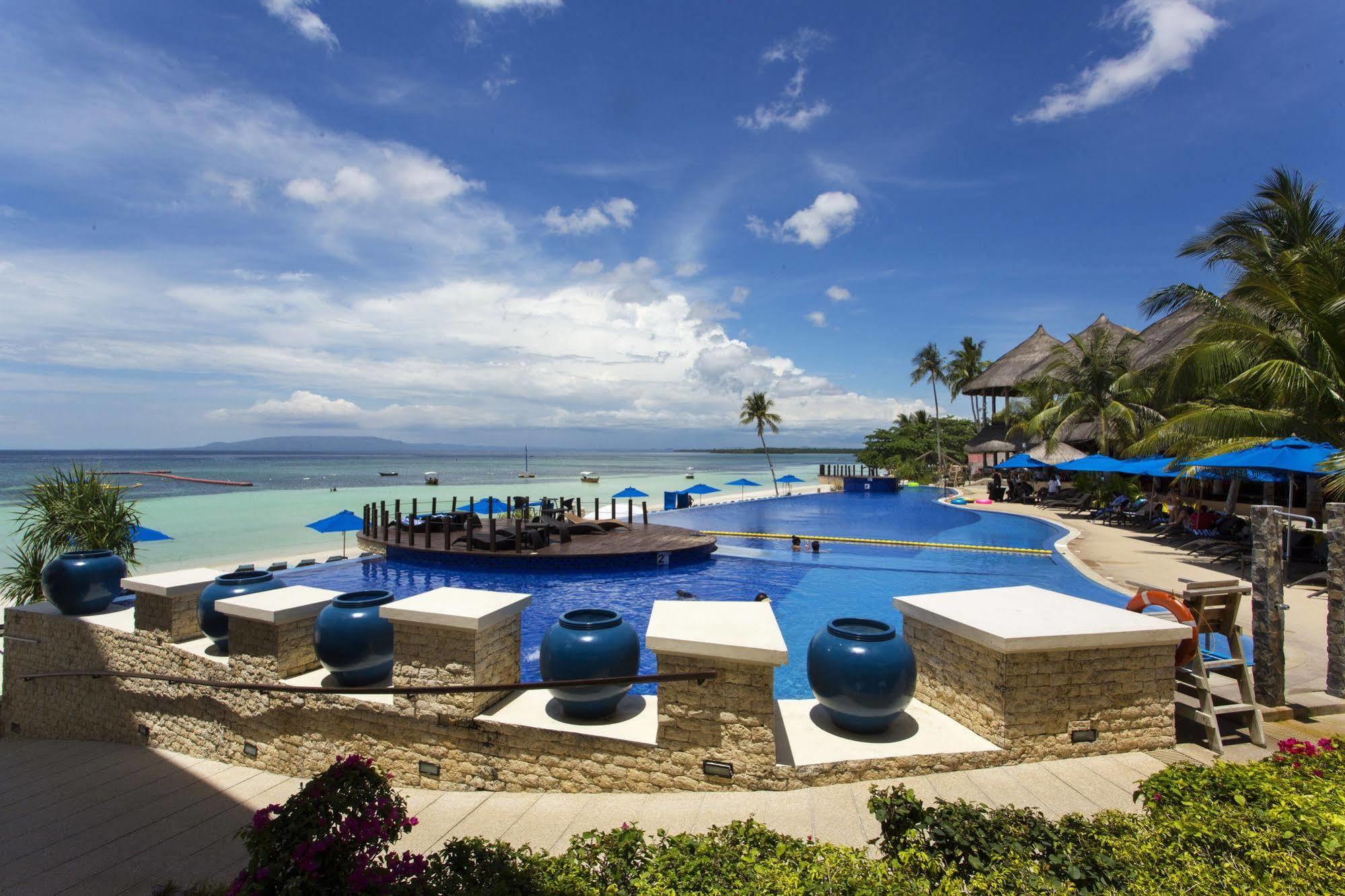 The Bellevue Resort Panglao Exterior foto The pool at the Shangri-La resort